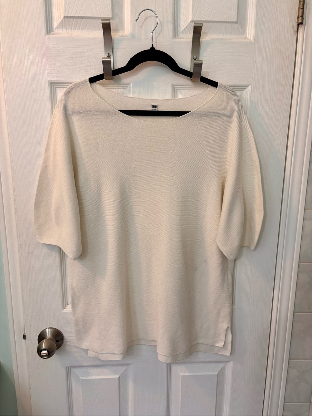 Uniqlo Cream Short Sleeve Crewneck Knit Top
